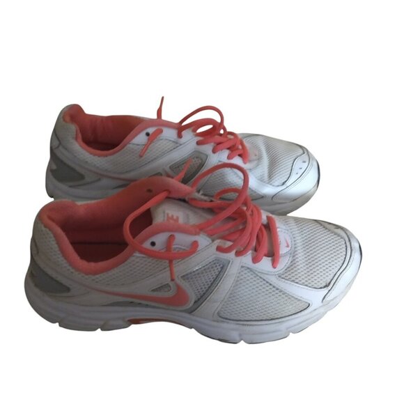 NIKE DART 9 WOMEN'S SIZE 10 SNEAKER/RUNNING SHOE WHITE ATHLETIC ACTIVEWEAR - Picture 1 of 6